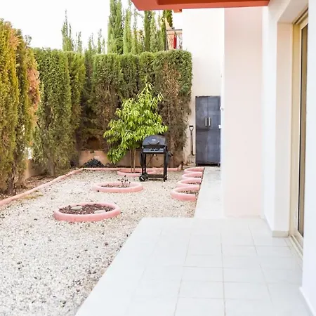 Beautiful Near The Sea And A Large Private Garden Apartment