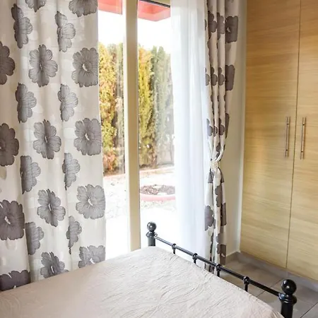 Apartmán Beautiful Near The Sea And A Large Private Garden Paphos