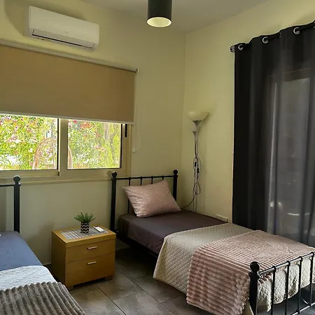 Beautiful Near The Sea And A Large Private Garden Apartment