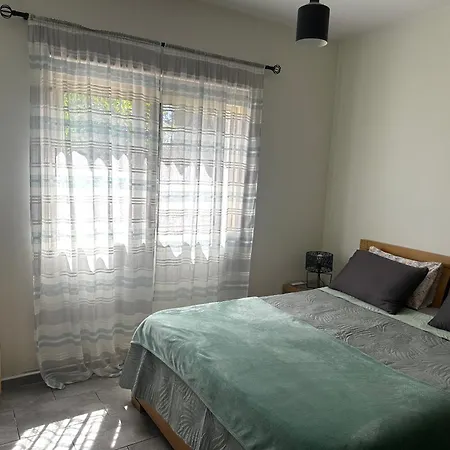 Beautiful Near The Sea And A Large Private Garden Apartment Paphos