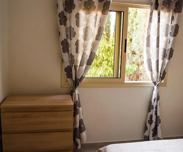 Beautiful Near The Sea And A Large Private Garden Paphos