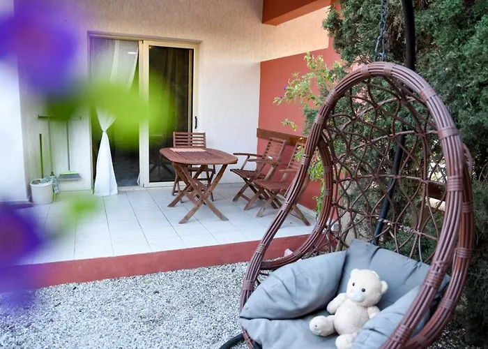 Beautiful Near The Sea And A Large Private Garden Lejlighed Paphos