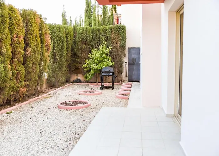 Beautiful Near The Sea And A Large Private Garden Apartmán