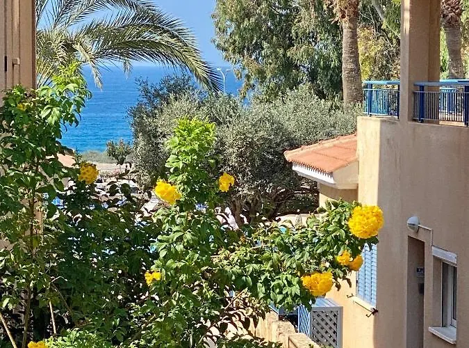 Beautiful Near The Sea And A Large Private Garden *