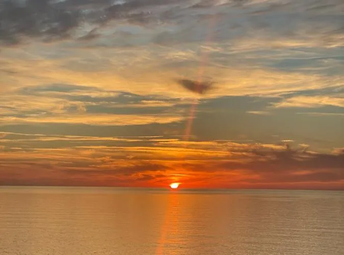 Beautiful Near The Sea And A Large Private Garden Paphos