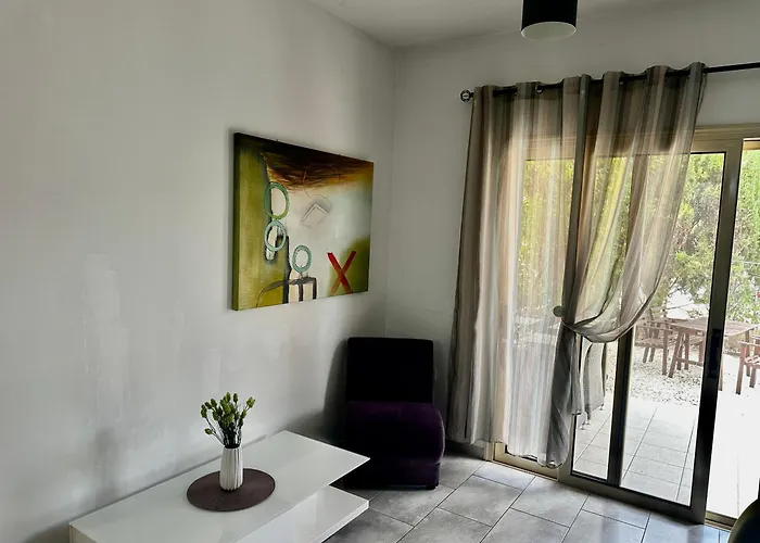 Beautiful Near The Sea And A Large Private Garden * Paphos