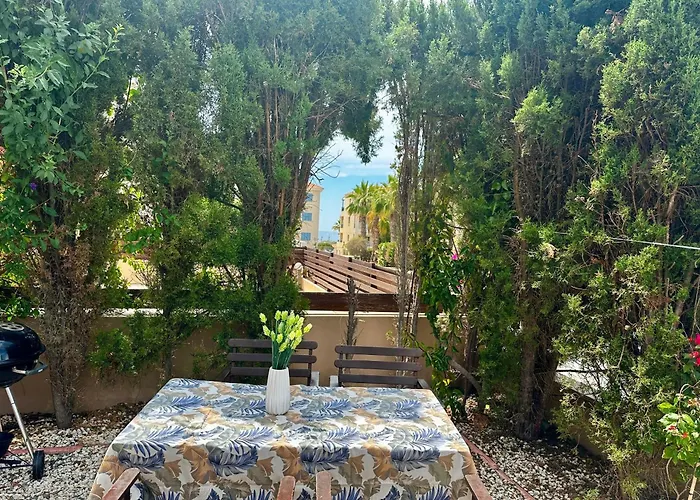 Beautiful Near The Sea And A Large Private Garden