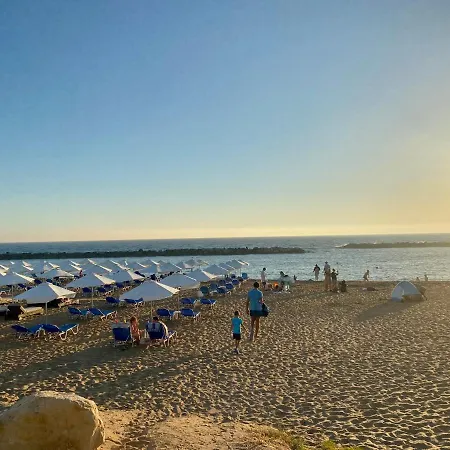 Beautiful Near The Sea And A Large Private Garden