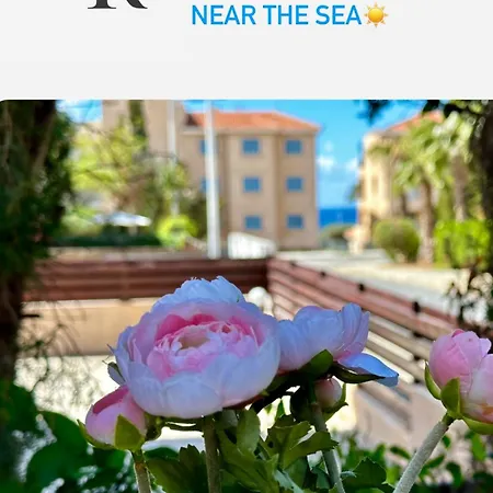 Beautiful Near The Sea And A Large Private Garden アパート パ フォス