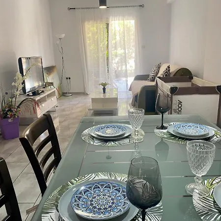 Beautiful Near The Sea And A Large Private Garden Paphos