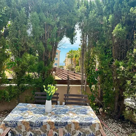 Beautiful Near The Sea And A Large Private Garden